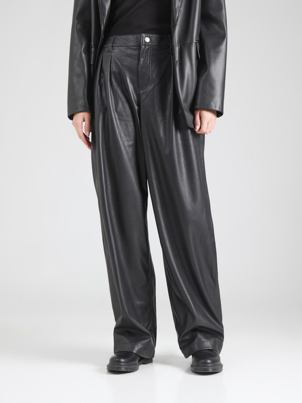 Pantaloni piele BOSS