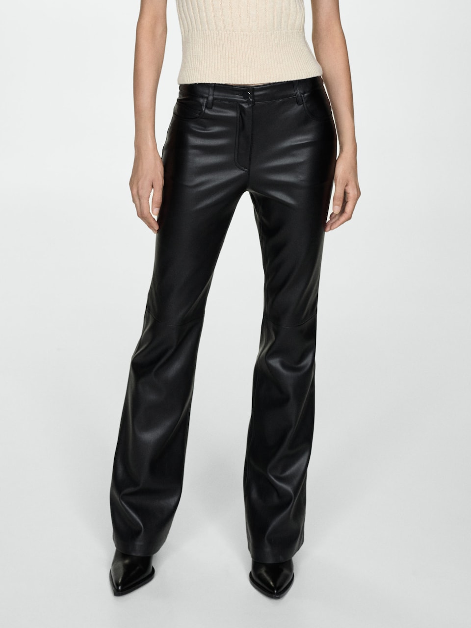 Pantaloni piele MANGO