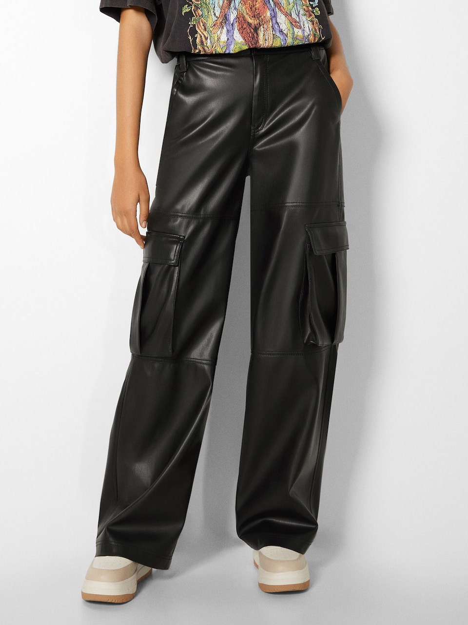 Pantaloni piele Bershka