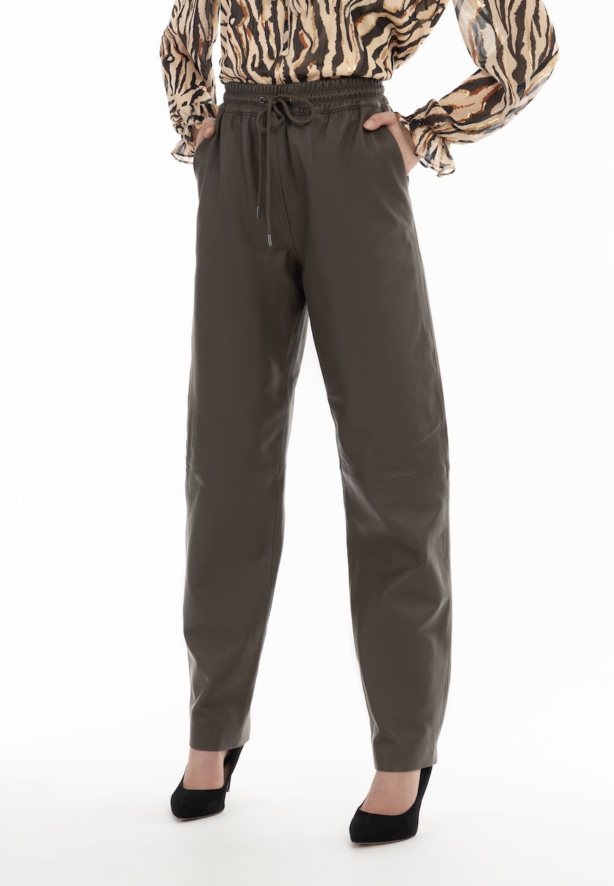 Pantaloni piele faina