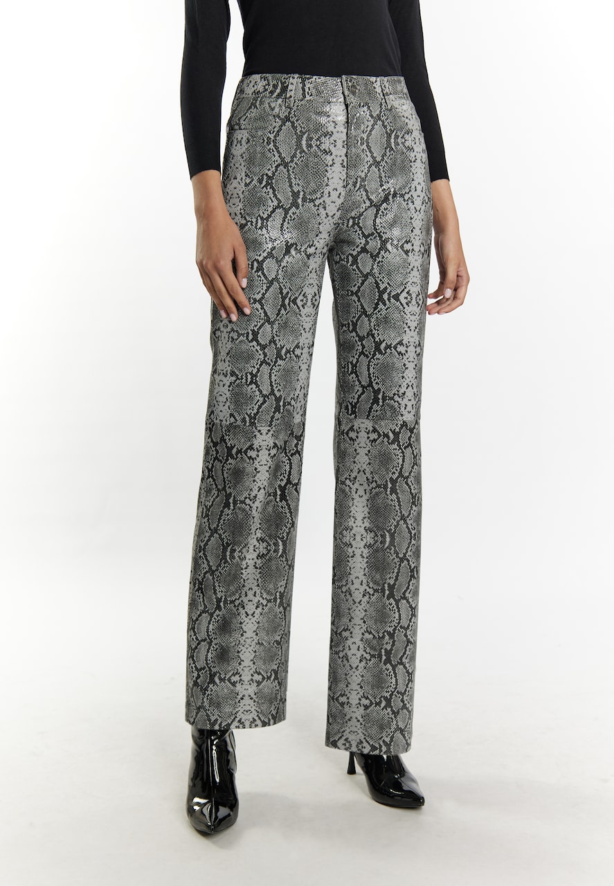 Pantaloni piele faina