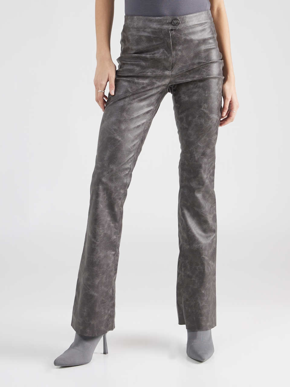 Pantaloni piele Monki