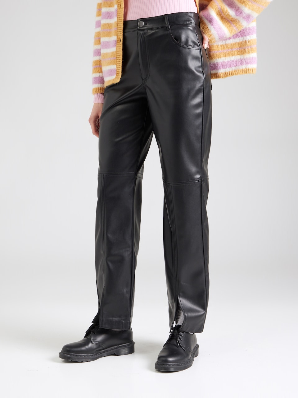 Pantaloni piele mbym